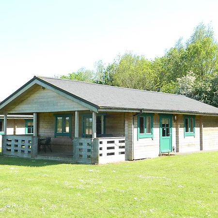 Lake Pochard Holiday Lodges South Cerney Room photo